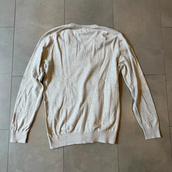 Denver Hayes Light Grey Cotton V-Neck Sweater - Picture 4 of 4